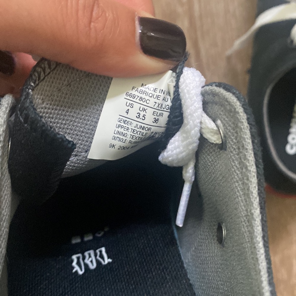 Converse Low Tops - Picture 5 of 10